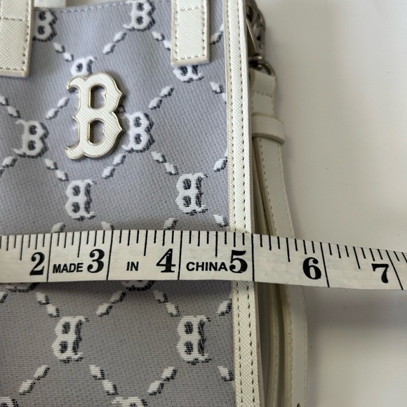 MLB Red Sox Monogram Jaquard Diamond print  Gray and White phone pouch - Picture 3 of 7